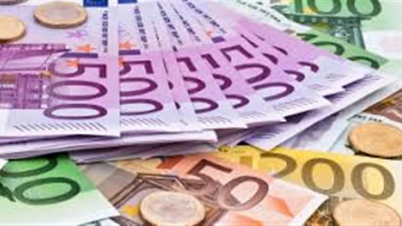 سعر اليورو في الأسواق المالية اليوم الجمعة 15 مايو